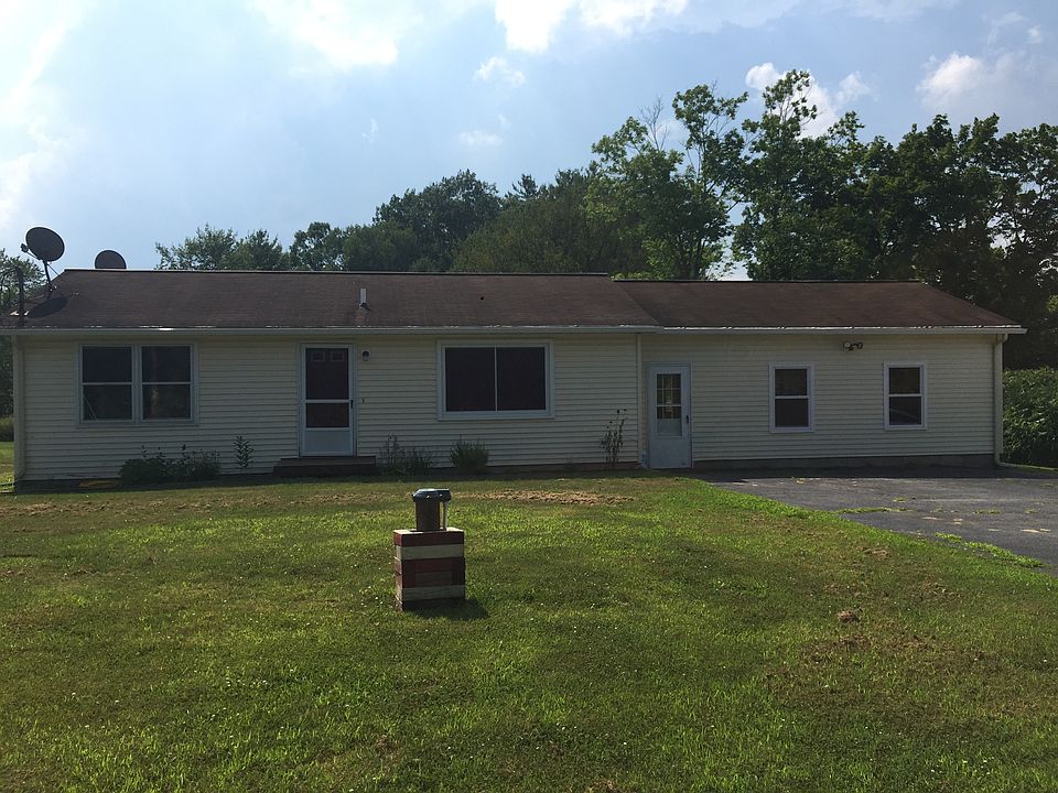 1st image of 24 W Starbuck Ln
