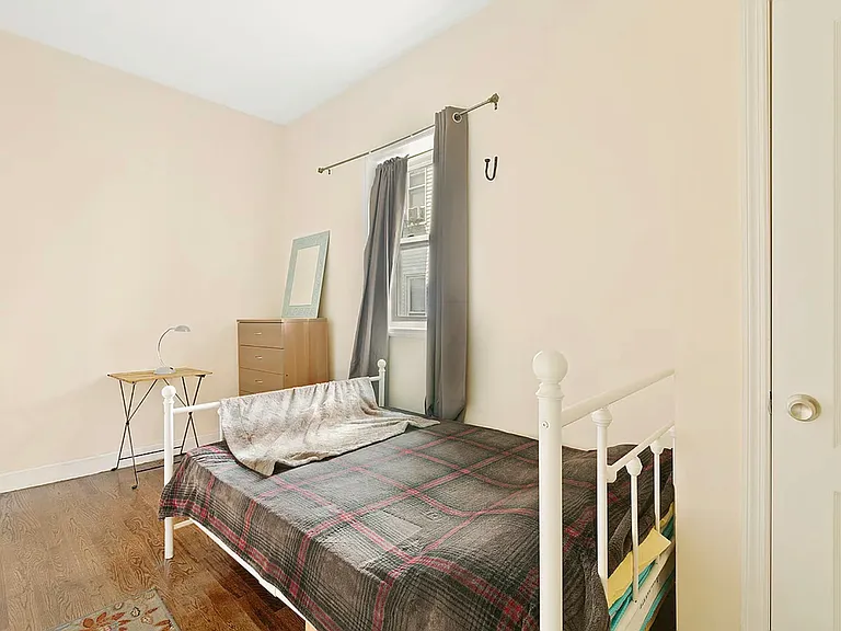 1074 Jefferson Ave #1 — Photo 5