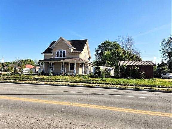 3rd image of 402 E Patti Page Blvd