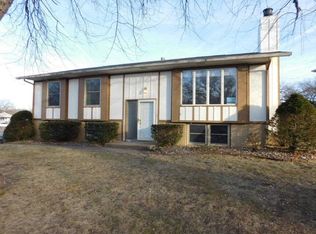 1714 88th Ave W, Rock Island, IL 61201