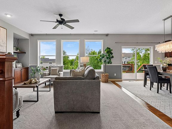 4th image of 2715 Fieldstone Dr