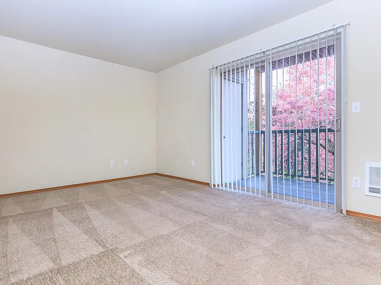 Monroe Avenue Apartments — Photo 17