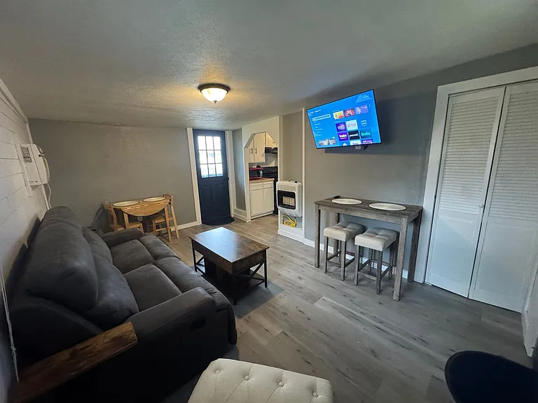 4813 Sayre Ave — Photo 5