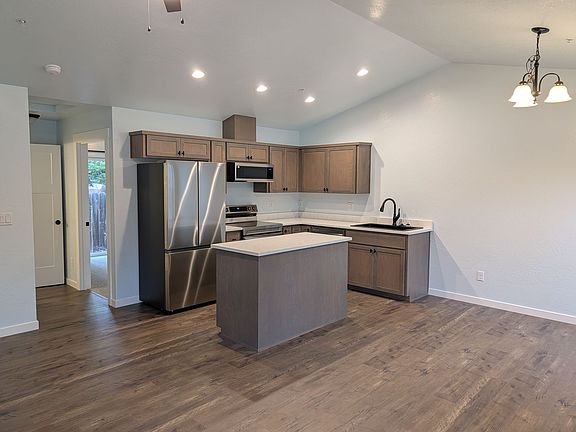 3rd image of 530 G St #3