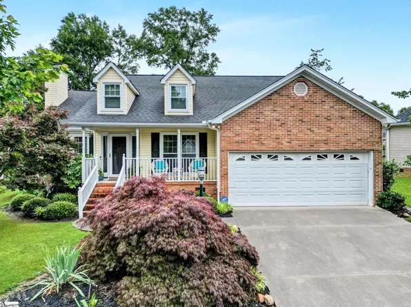 4 Fawndale Ln, Fountain Inn, SC 29644