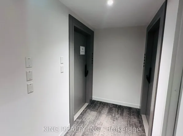 3079 Trafalgar Rd #1802, Oakville, ON L6H 7B9