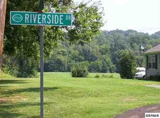 200 Riverside Dr, Sevierville, TN 37862