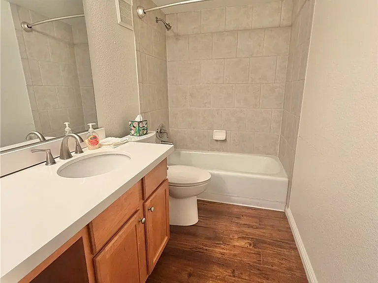 650 Oakmont Ave #2113 — Photo 11