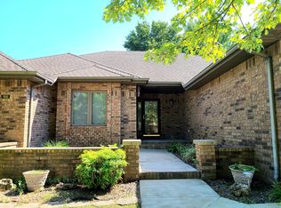 866 E Turnbridge St, Springfield, MO 65810