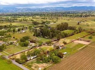 672 Irwin Ln, Santa Rosa, CA 95401