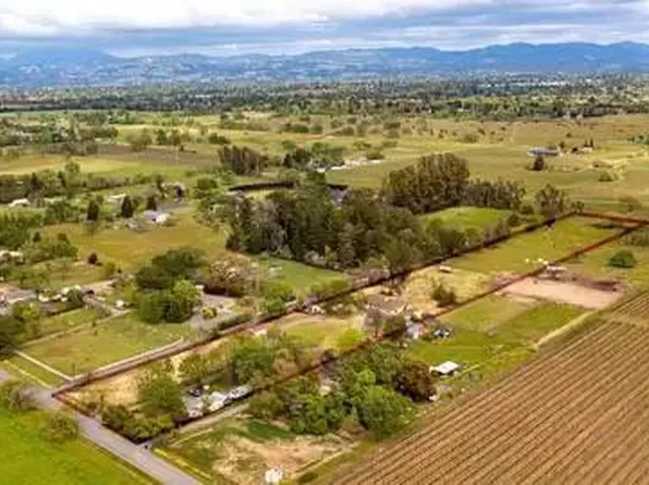 672 Irwin Ln, Santa Rosa, CA 95401