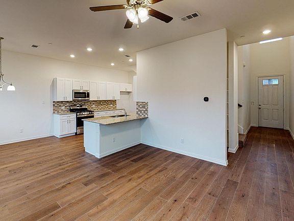 4th image of 2411 Acorn Ct