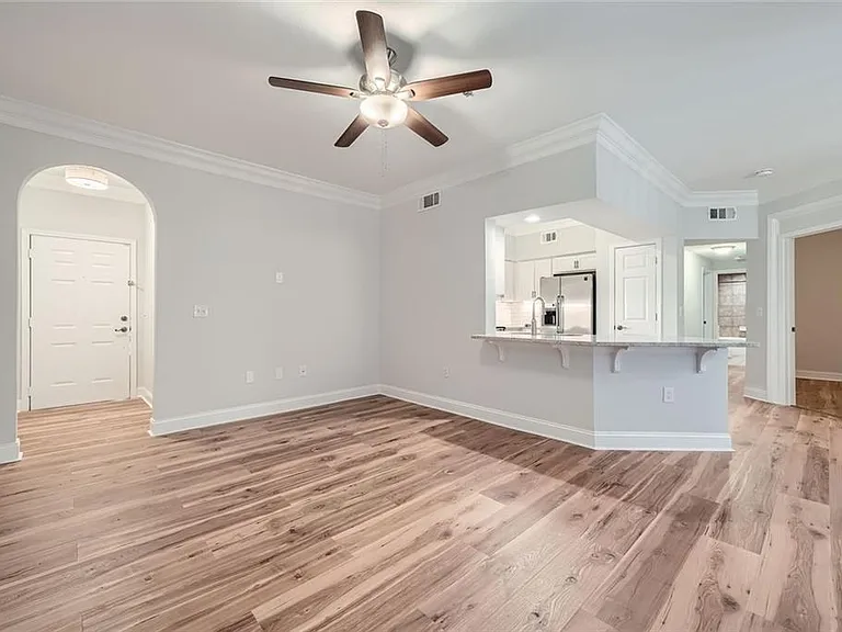 3777 Peachtree Rd #611 — Photo 2