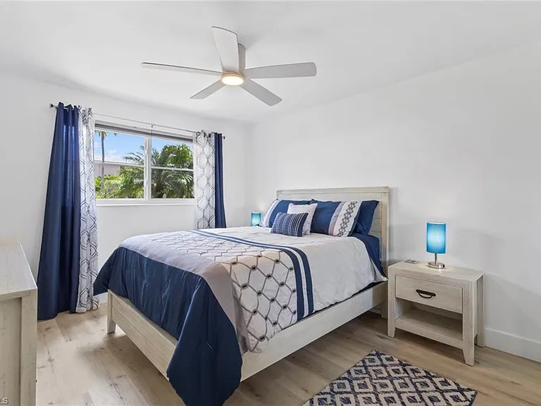 1910 Gulf Shore Blvd N #104 — Photo 17