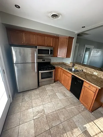 38 Dakota St #3 — Photo 3