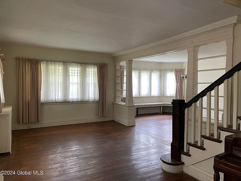 3rd image of 26 Lakewood Place