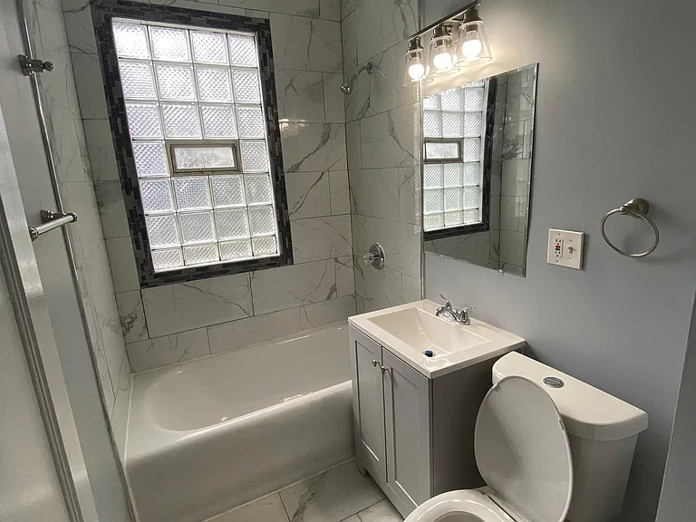 8512 S Muskegon Ave #2 — Photo 6