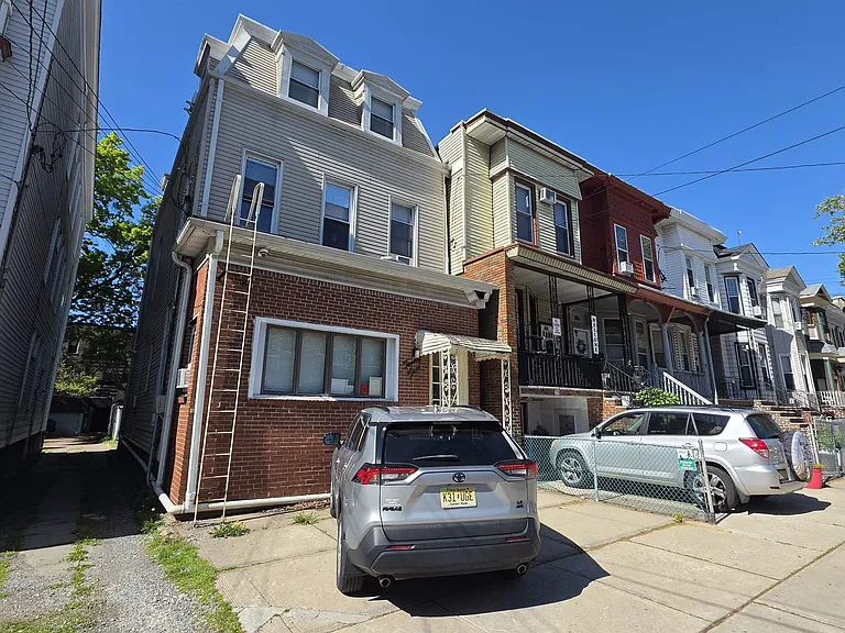 23 Sherman Pl #2 — Photo 22