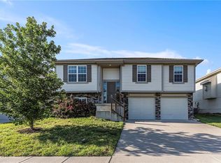 108 Samantha St, Raymore, MO 64083