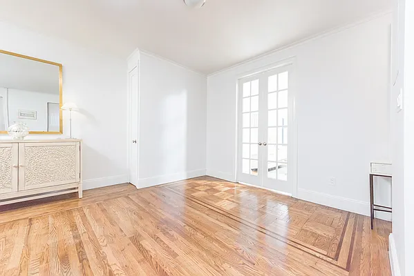 Sold by Modern Spaces | media 4