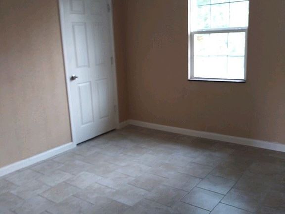 4th image of 903 S 19th St APT A
