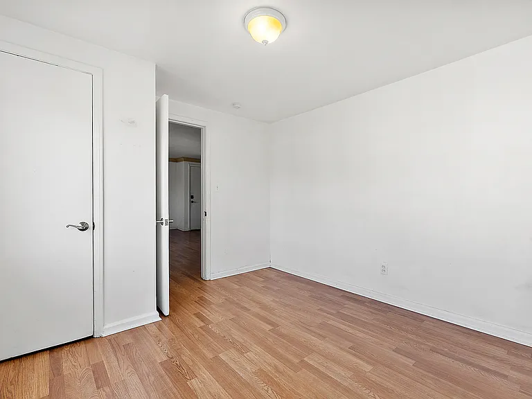 26324 Harper Ave #4 — Photo 9