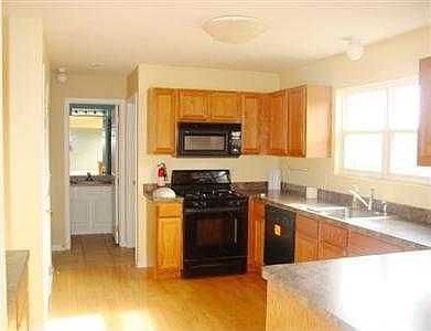 3rd image of 14784 Glen Valley Dr