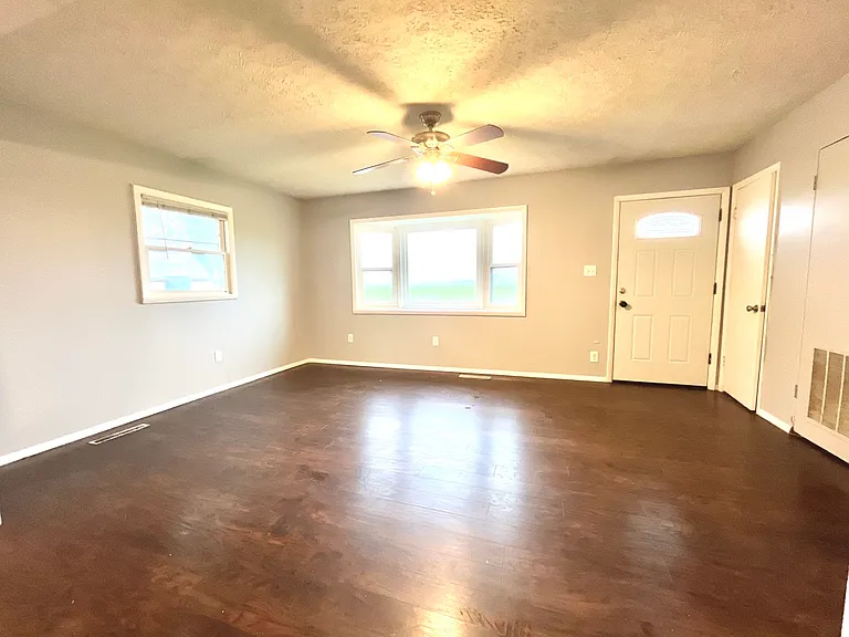 1843 N County Road 650 W — Photo 3