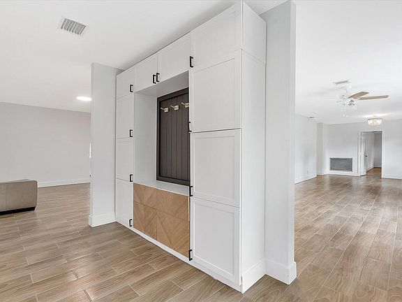 2nd image of 10751 SW 25th Street