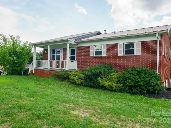 1109 Sunset St, Newton, NC 28658