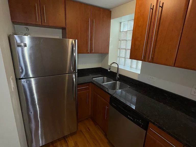 3851 W Ainslie St #G — Photo 5