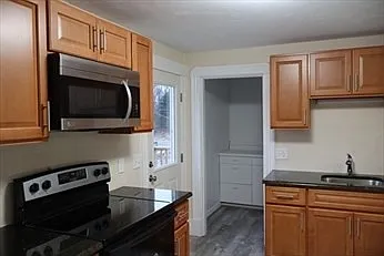 952 Temple St #2 — Photo 12
