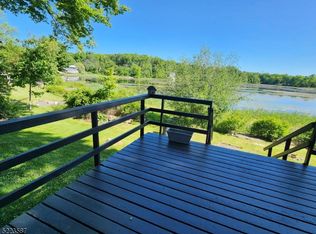 11 Lake St, Highland Lakes, NJ