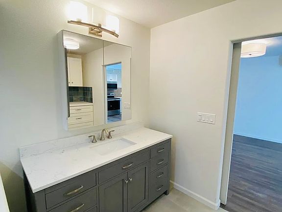 3rd image of 709 Bozanich Cir #C