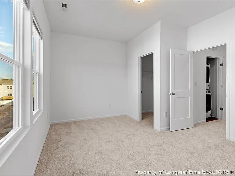 1939 Robin Hill Ln — Photo 16