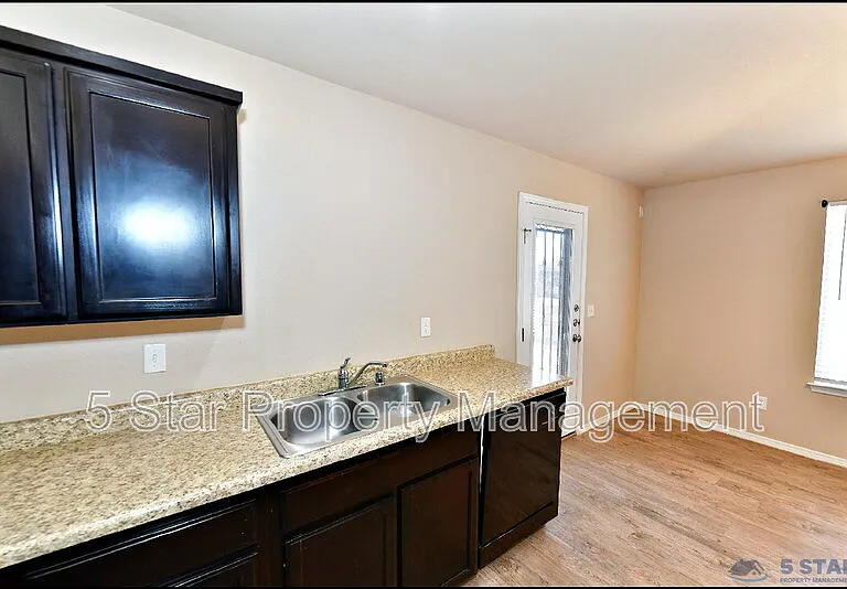 916 Villa Seca Dr — Photo 21