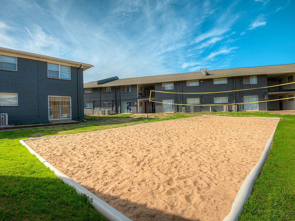 Remington Ranch - Volleyball Court