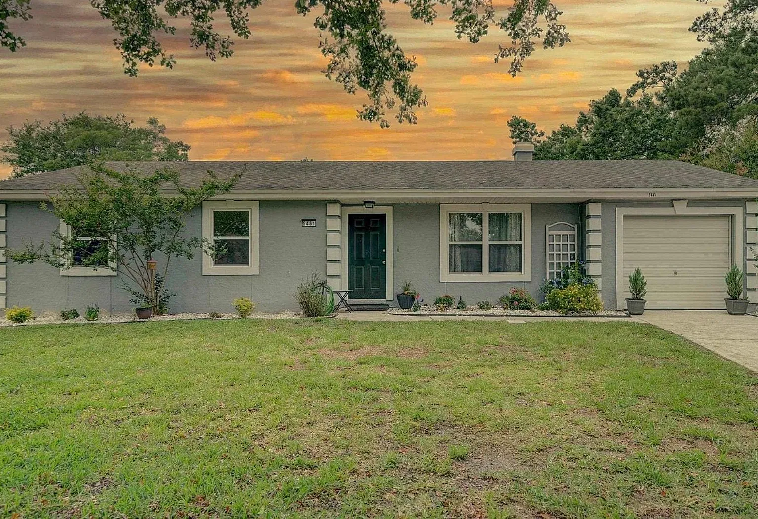 3 bed, 1182 sqft, $2,000 — Photo 1