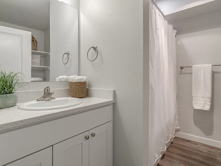 Riverbend Apartments — Photo 2