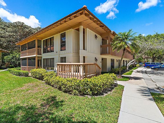 2nd image of 128 Brackenwood Road #128