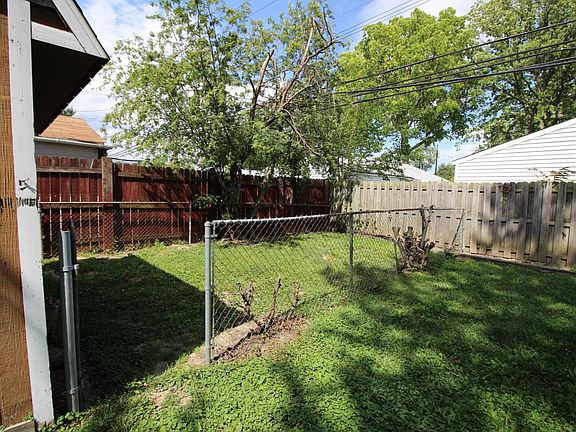 3rd image of 8071 Roosevelt St