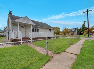 187 Princess St, Hicksville, NY 11801