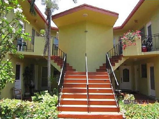 2nd image of 18562 NE 18th Ave APT 206