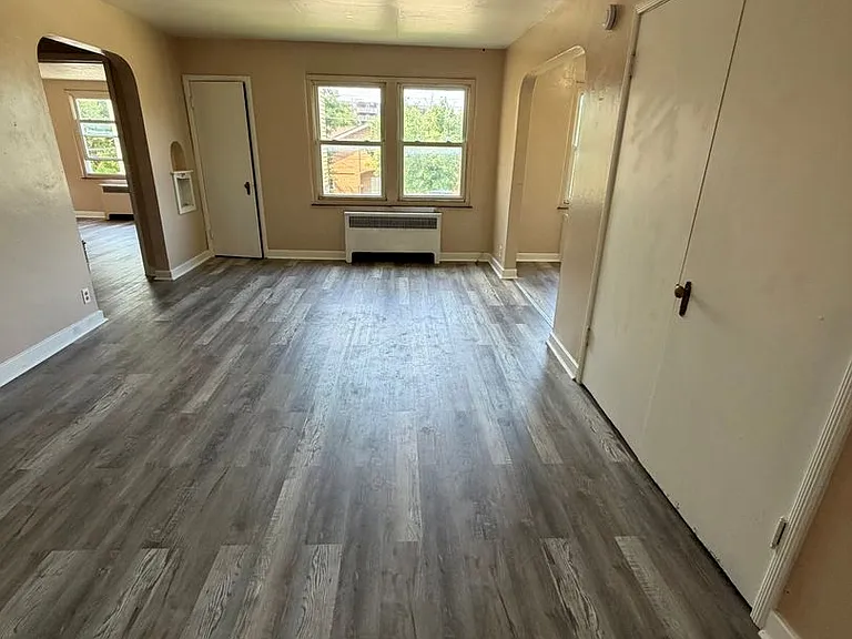 90 Blymyer Ave — Photo 2
