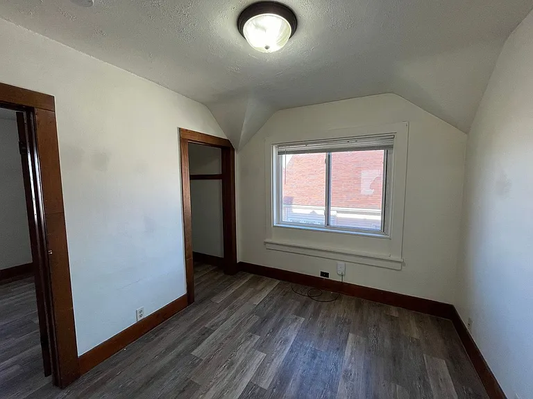 725 Werle Ave — Photo 10