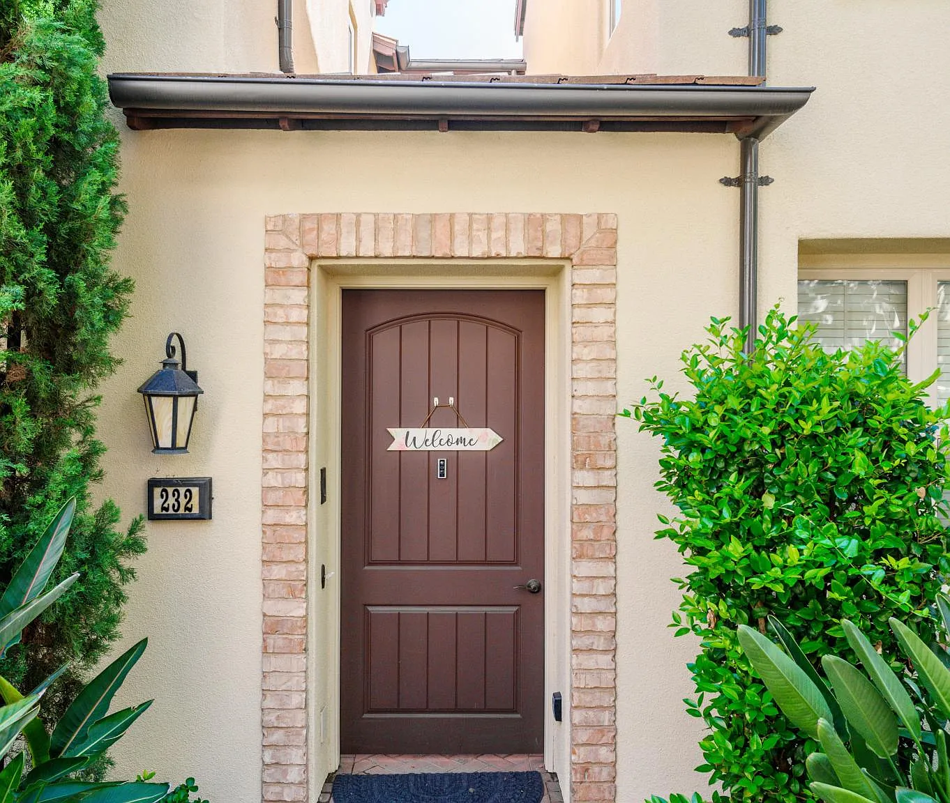 3 bed, 1378 sqft, $4,200 — Photo 1