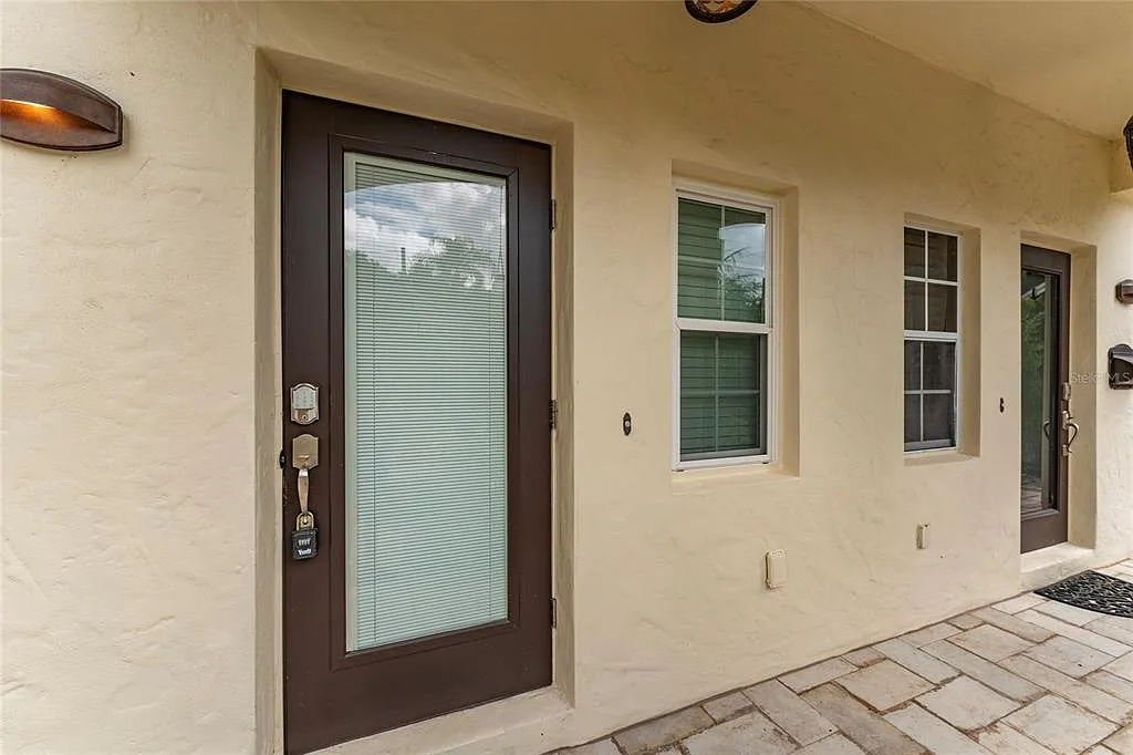 3 bed, 2.5 bath, 1680 sqft, $3,000 — Photo 3