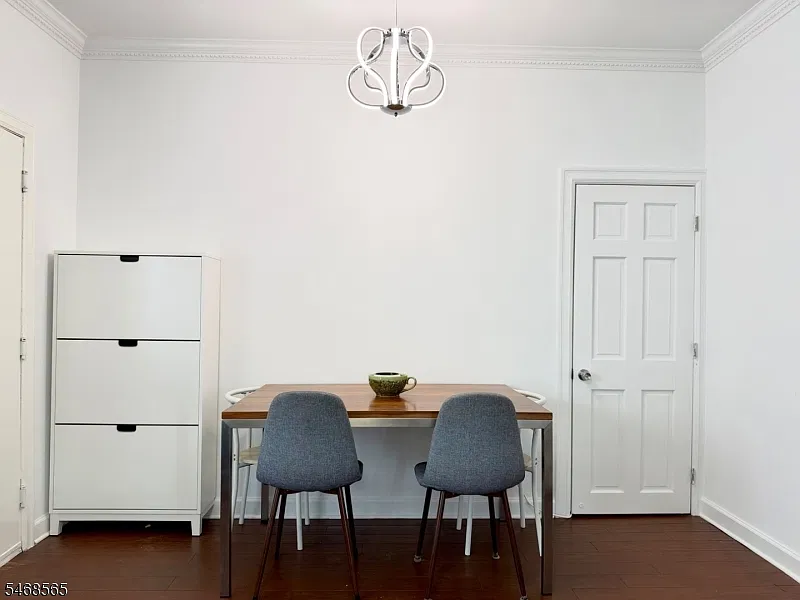 2 bed, 1.0 bath, $2,800 — Photo 4