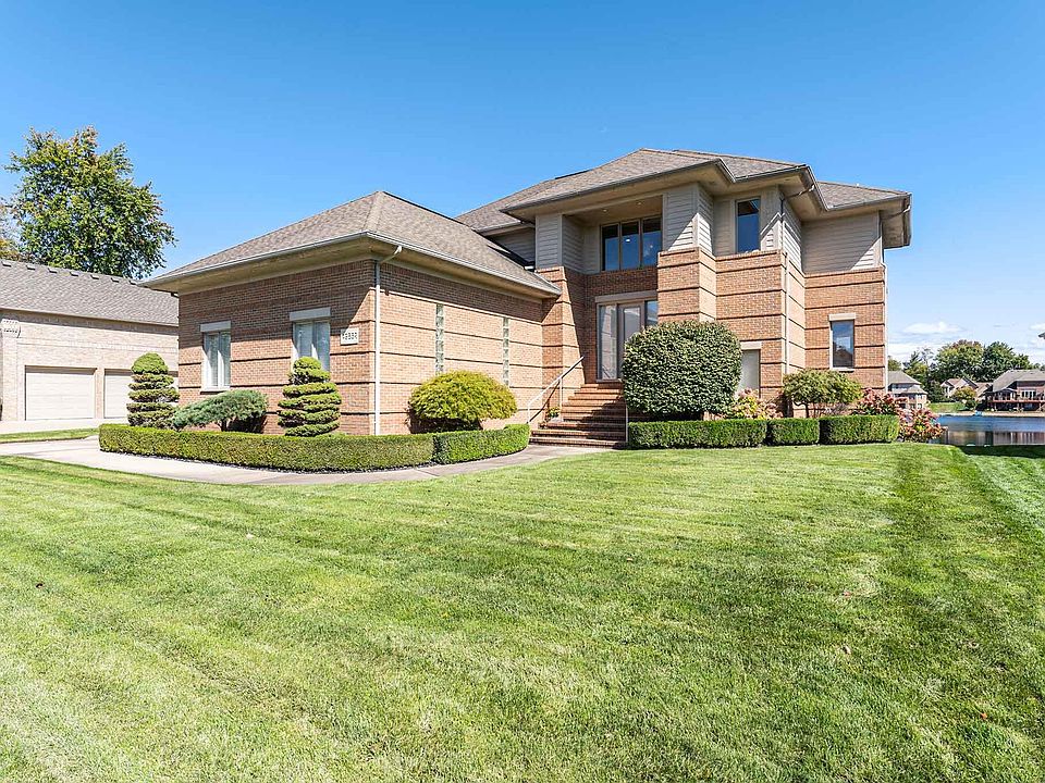 49852 Lakebridge Dr, Shelby Township, MI 48315 Zillow