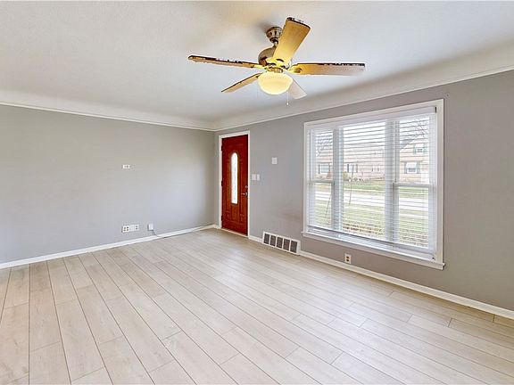 5th image of 30008 Mildred St